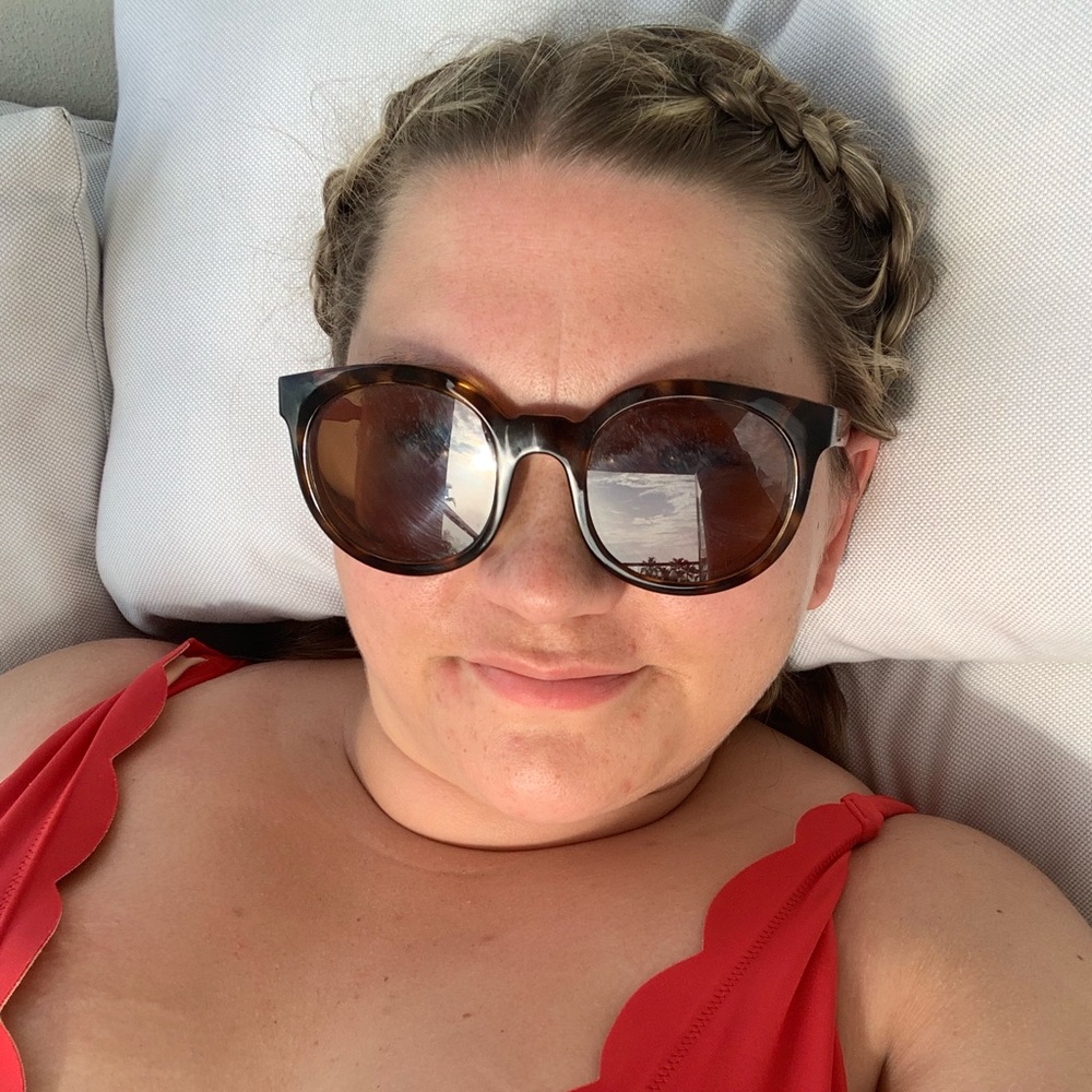 Meet your Posher, Emily